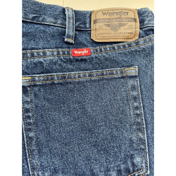 Wrangler Jeans Mens Size 46x30 Relaxed Fit Medium Blue Wash Straight Leg - Picture 6 of 11
